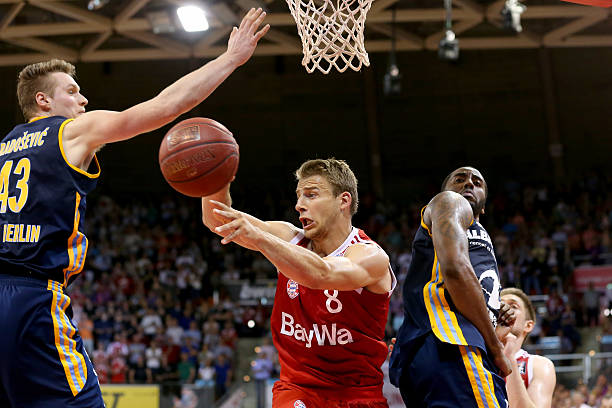 虽然信心满 虽然信心满